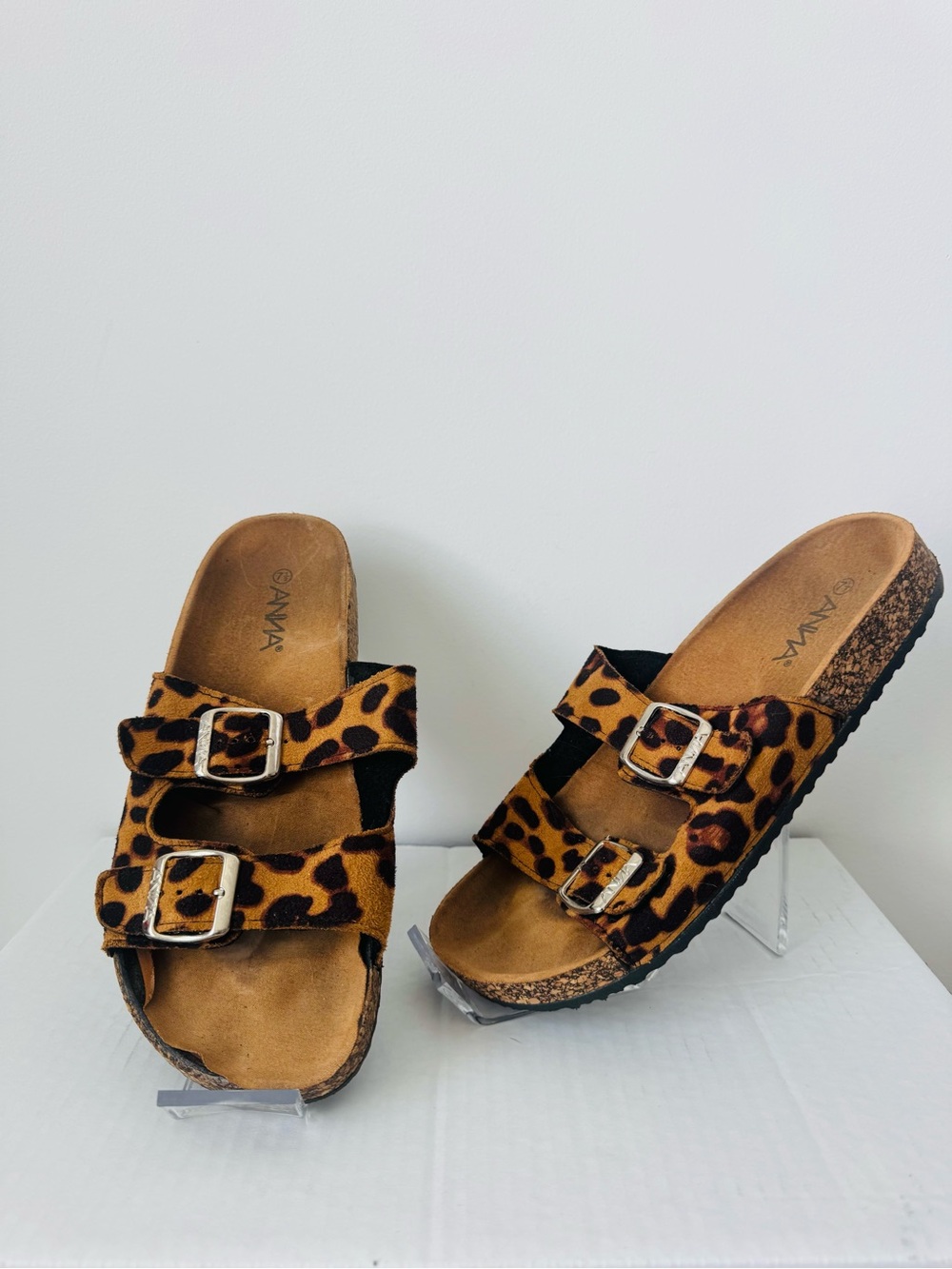 Leopard Print Double Buckle Birkenstock-Style Sandals - Size 7.5 🐆